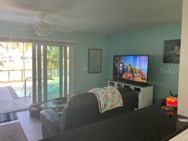 Foto del edificio - 21088 Edgewater Dr
