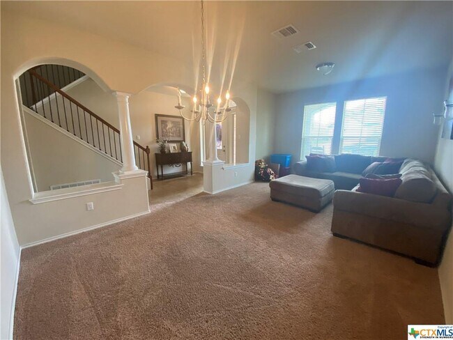 Building Photo - 5933 Stonehaven Dr