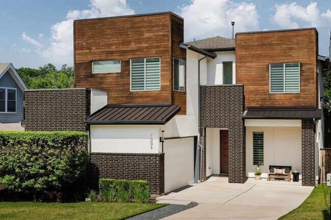 Building Photo - 1004 Meriden Ln