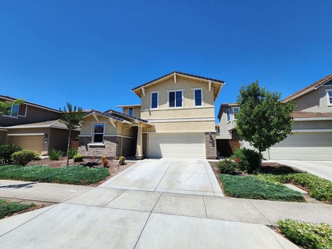 Primary Photo - Updated North Natomas 5bd/3ba Home with 2 ...