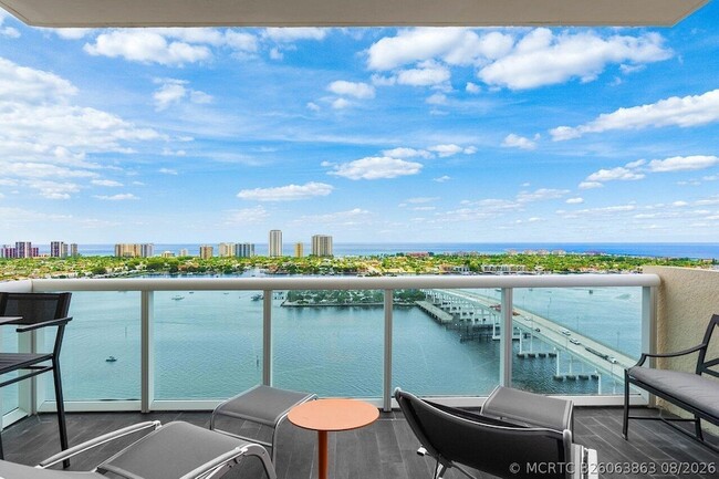 Photo - 2640 LAKE SHORE Dr Unit 2609 Apartment