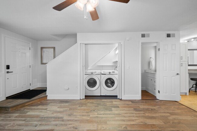 Building Photo - 11816 Cypress Hill Cir