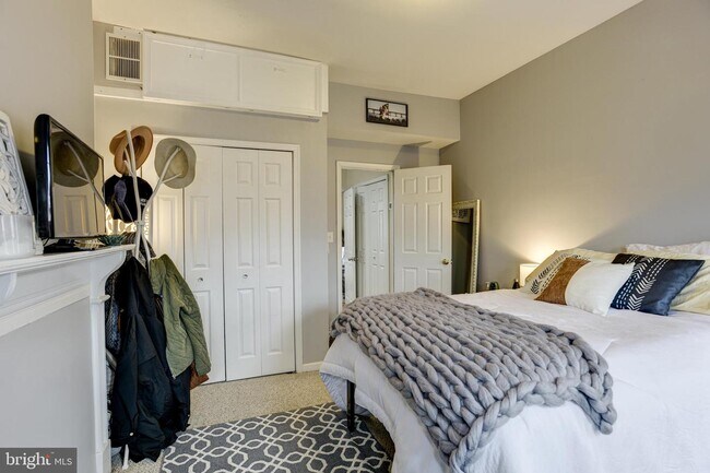 Building Photo - 1640 S Hanover St