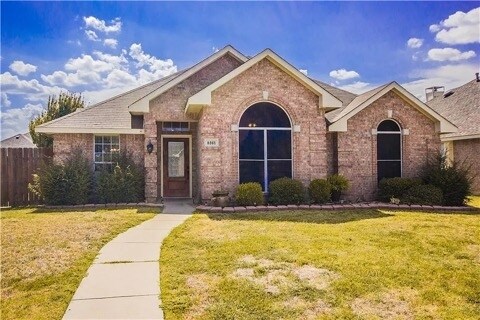 Foto principal - 8161 Durham Dr