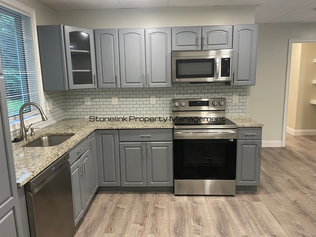Building Photo - Fully Renovated Condo For Rent in Barrington!