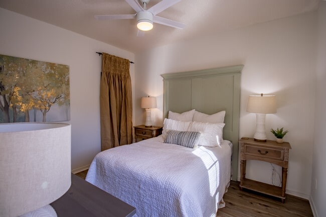 Photo - The French Quarter Apartments