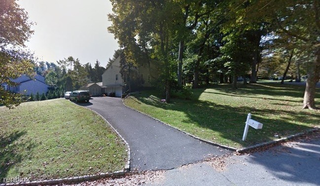 Building Photo - 7 Kissel Ln