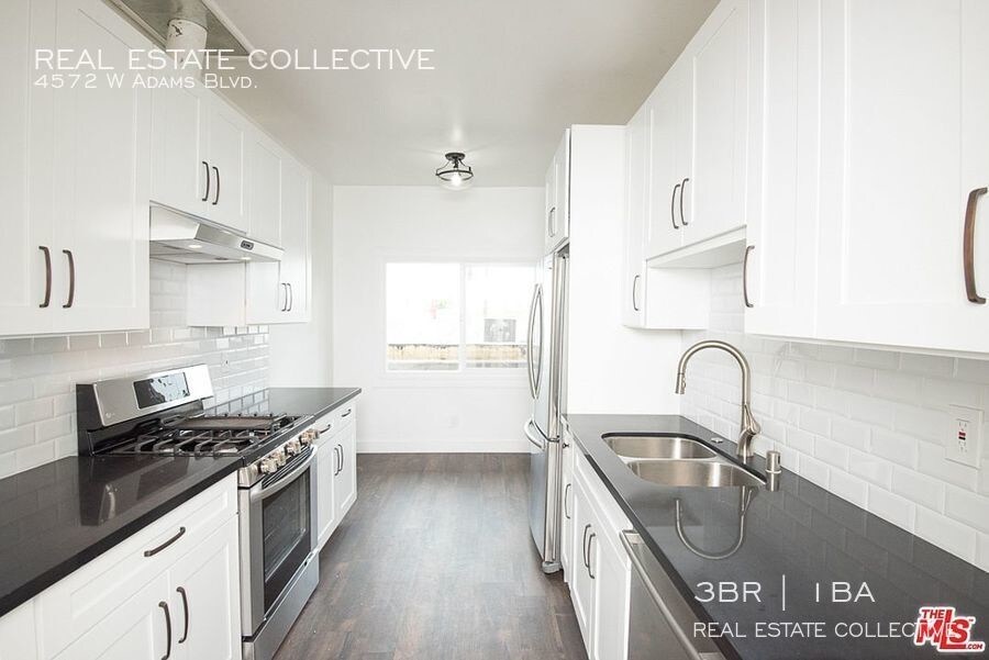 Primary Photo - 4572 W Adams Blvd - 3 beds, 1 full bath