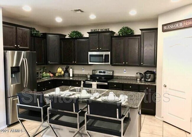 Foto del edificio - 3831 S 185th Ln