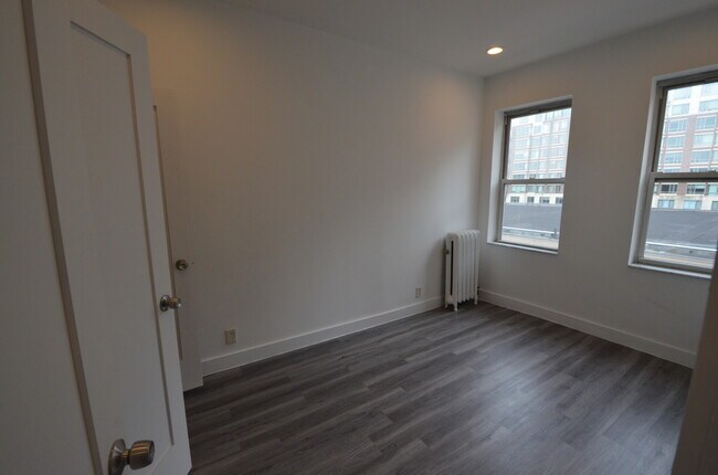 Building Photo - 109 Peterborough St