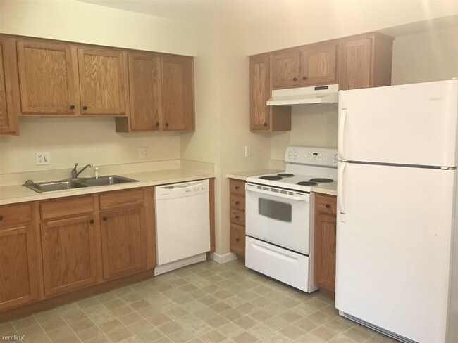 Building Photo - 2 br, 1 bath Apartment - 102 Fulton Blvd 102