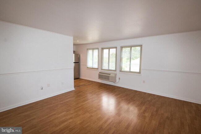 Foto del edificio - 250 Tanglewood Ln