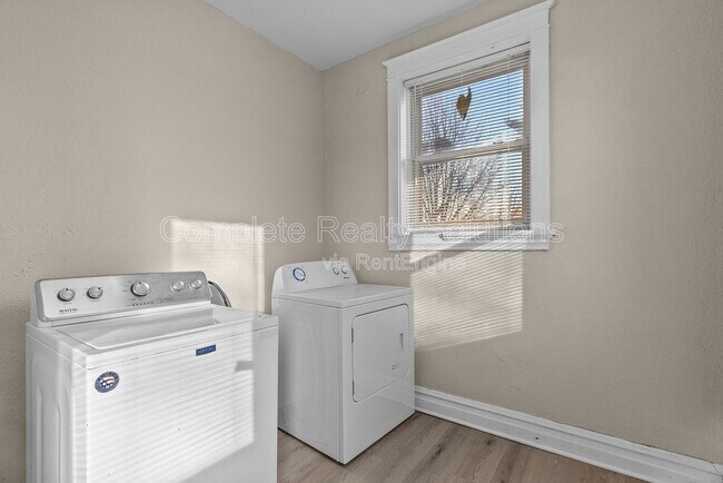 Foto del edificio - 4102 California Ave