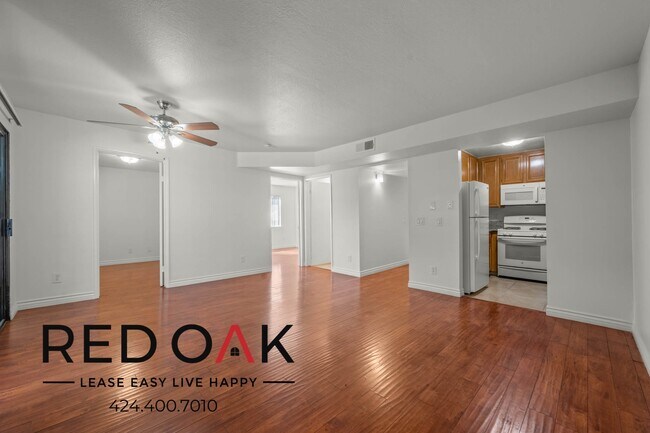 Building Photo - Stunning Two Bedroom with Loads of Sunligh...