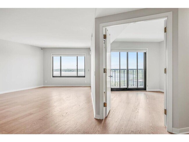 Building Photo - 2950 Dean Pkwy