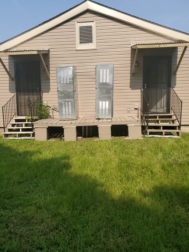 Parte trasera de la propiedad - 3622 Buchanan St