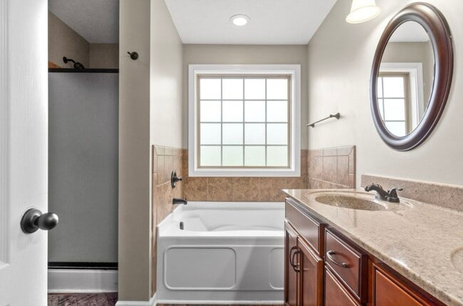 Building Photo - 3741 Silver Fox Ct