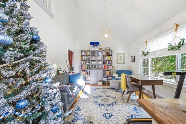 Foto del edificio - 6 Montaup Rd