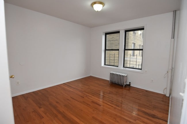 Building Photo - 975 Walton Ave