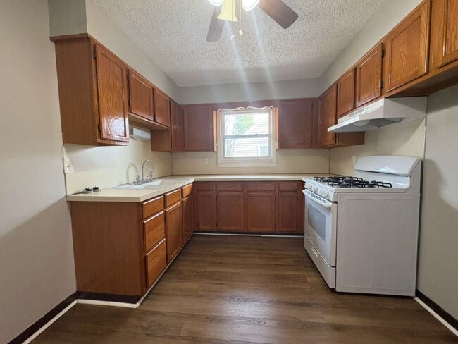 Building Photo - 281 Augur St