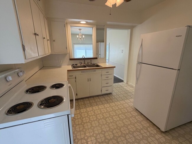 Building Photo - Charming Two-Story North Hill Home