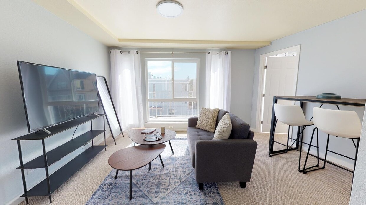 Photo - Room in 5 Bedroom Apartment at 2008 Judah St