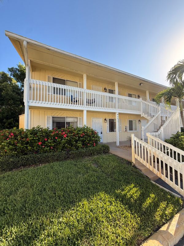 Building Photo - 4613 Bayshore Dr