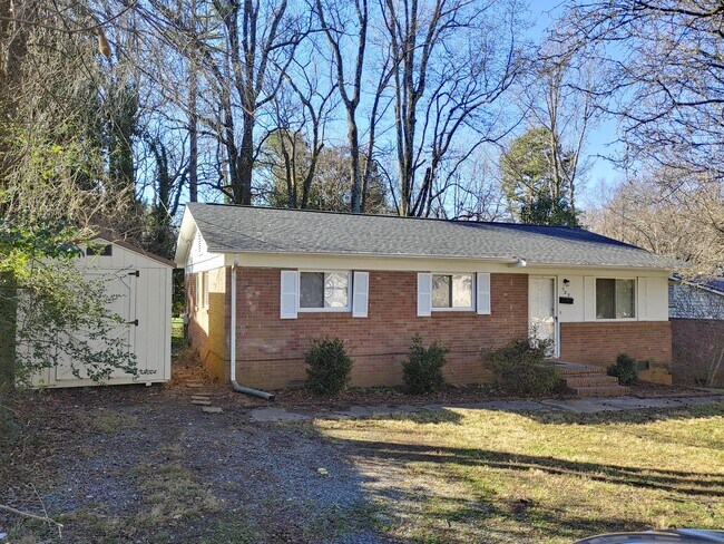 Building Photo - 723 W Craighead Rd