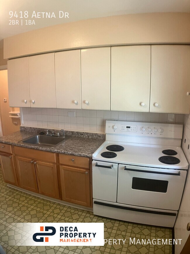 Building Photo - 9418 Aetna Dr
