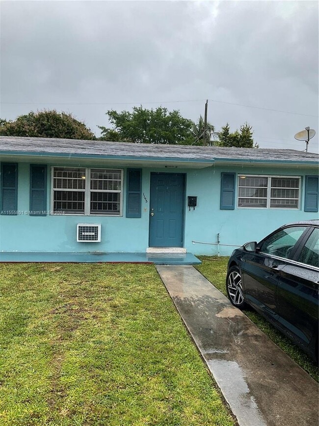Building Photo - 1195 Northwest 100th Terrace Apt #1, Miami...