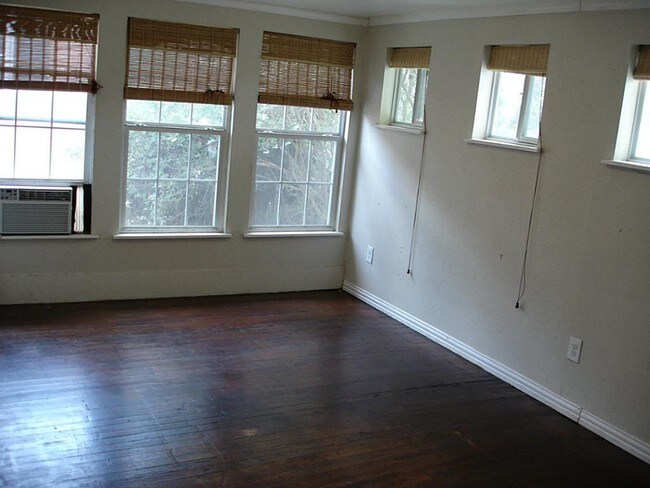 Building Photo - 4009 Austin St