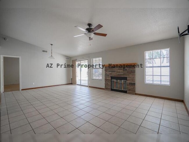 Building Photo - 5442 W Cochise Dr