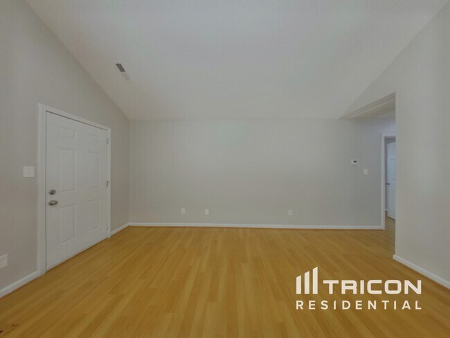 Building Photo - 5000 Poplar Glen Dr