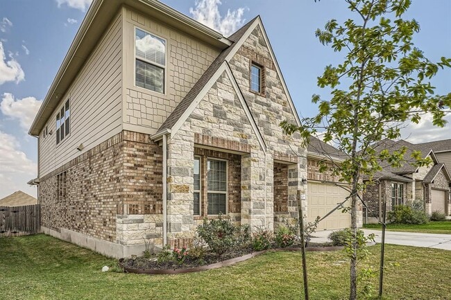 Building Photo - 617 Elm Grn St