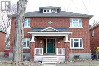 Building Photo - 132 Faraday St
