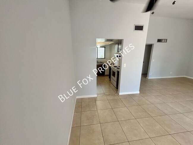 Foto del edificio - 3456 N Richland Dr