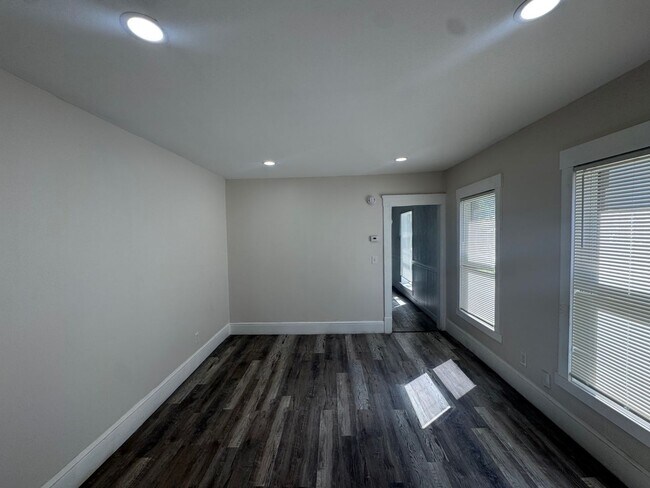 Foto del edificio - 3029 W 104th St