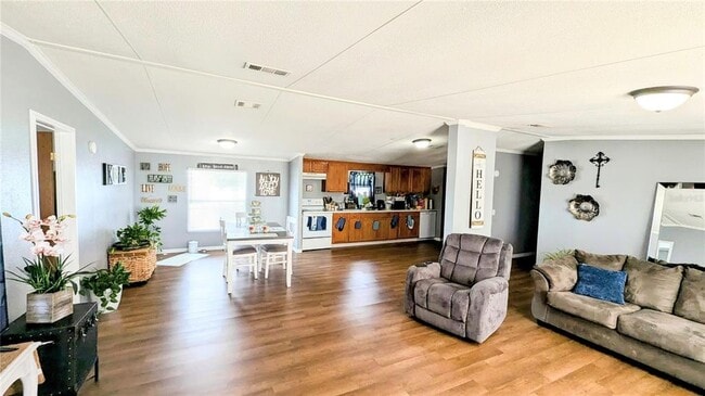 Foto del edificio - 6025 Old Polk City Rd