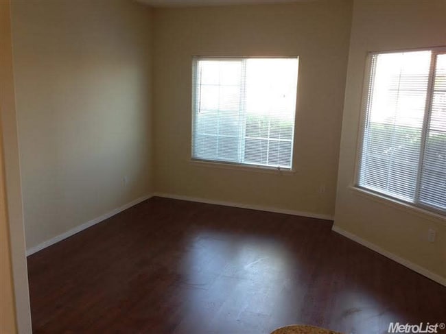 Foto del edificio - 4200 E Commerce Way