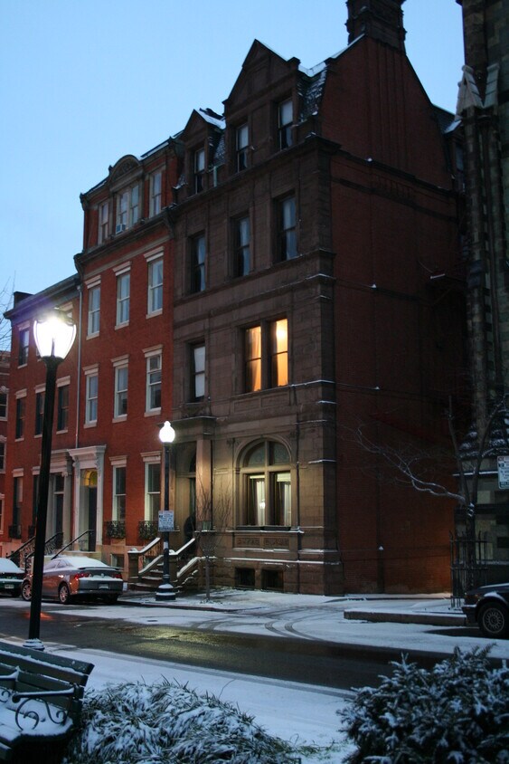 Primary Photo - 715 N Charles St
