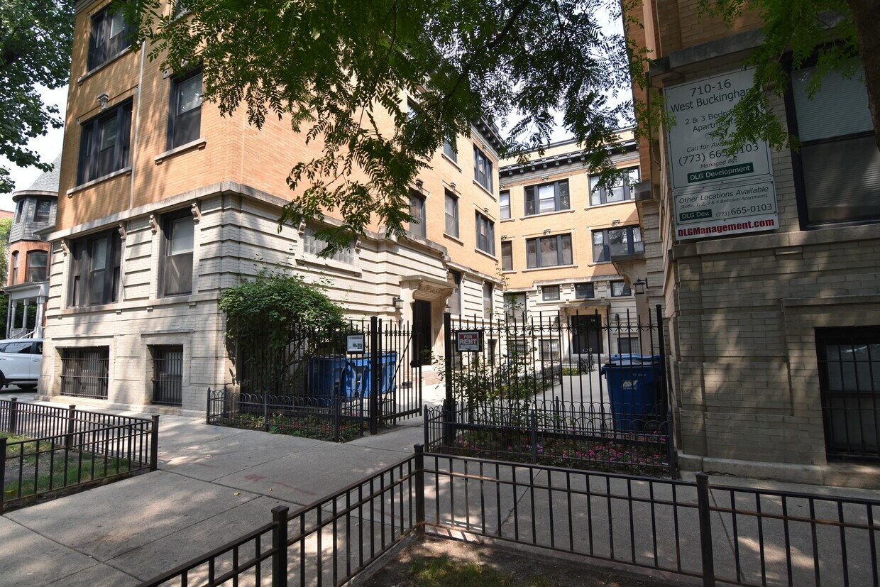 Primary Photo - 714 W Buckingham Pl