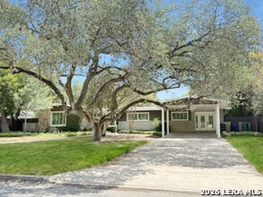 Building Photo - 446 Forrest Hill Dr