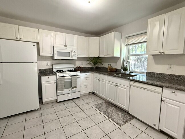 Building Photo - 657 N 37th St