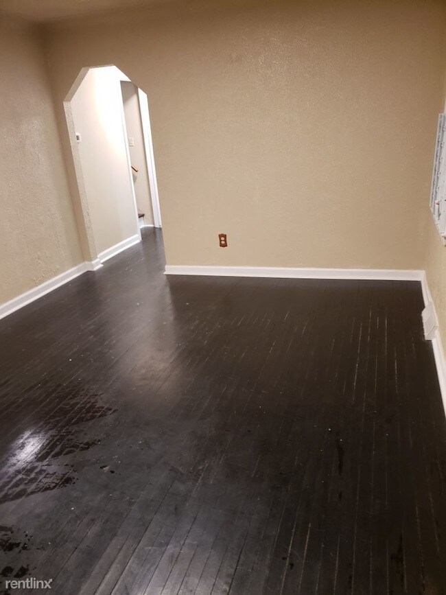 Foto del edificio - 16710 Greydale Ave