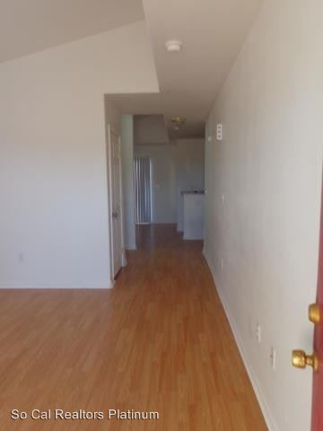 Building Photo - 9236 Holly Ave