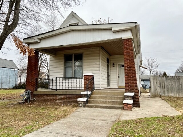 Primary Photo - 1025 W Iowa St
