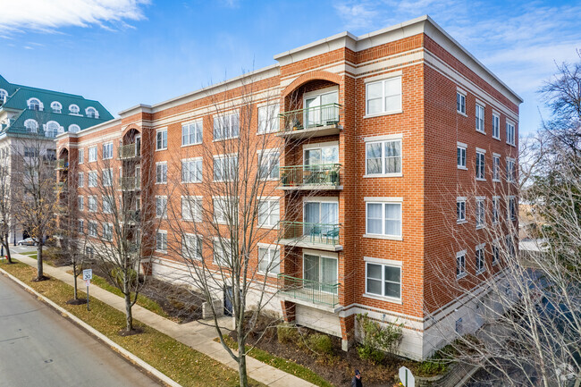 Building Photo - 104 N Plum Grove Rd