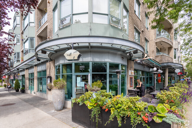 Vente au détail - Yorkville South