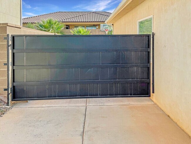 Foto del edificio - 3298 E Crimson Ridge Dr