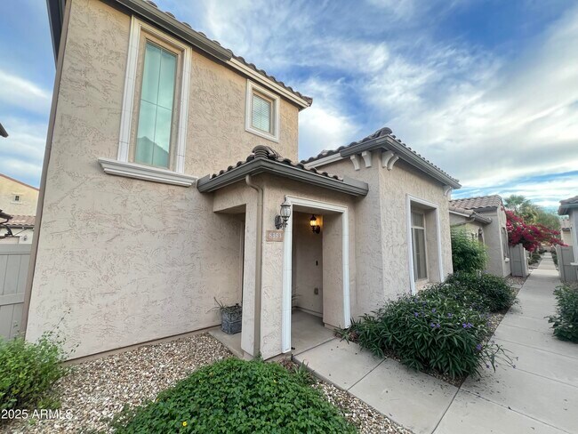 Foto del edificio - 8353 W Lewis Ave